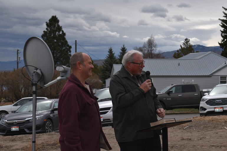 Tom Lighthall introduces Jay Davis, head elder.