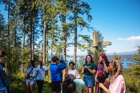 BSCF student hike to cross